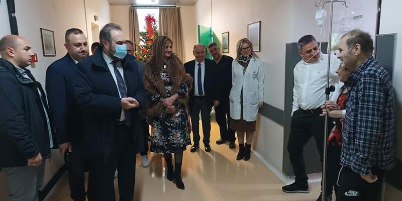 Το Γενικό Νοσοκομείο Φλώρινας και το ΕΚΑΒ επισκέφτηκε τα Χριστούγεννα ο Δήμαρχος Φλώρινας