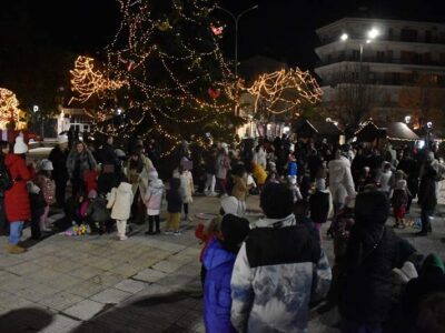 Με γιορτή σοκολάτας και επίδειξη ρυθμικής γυμναστικής συνεχίστηκαν οι Χριστουγεννιάτικες εκδηλώσεις του Δήμου Φλώρινας