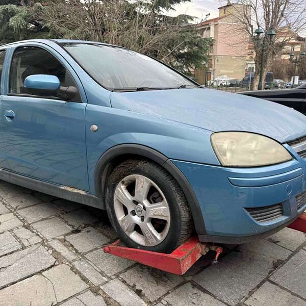 Απομακρύνθηκαν και άλλα εγκαταλελειμμένα οχήματα από δρόμους της Φλώρινας