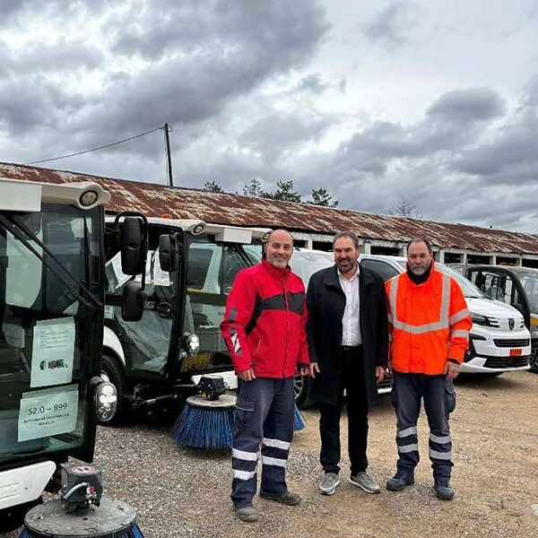 Ο Δήμος Φλώρινας παρέλαβε έξι νέα ηλεκτροκίνητα οχήματα
