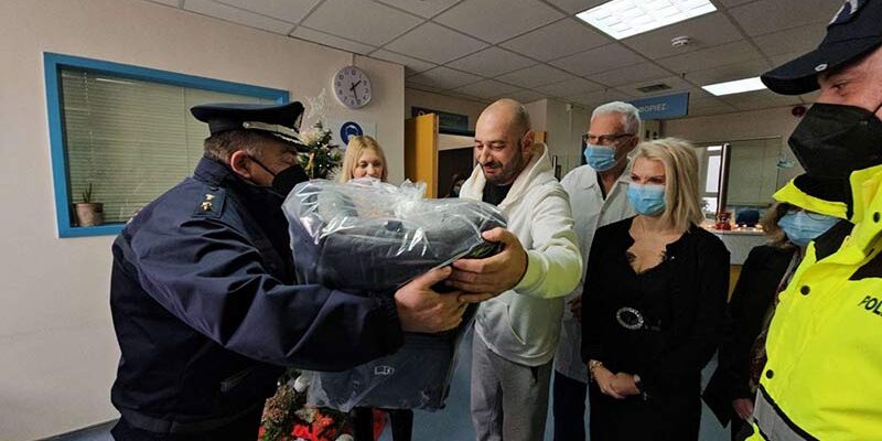 Το τμήμα τροχαίας Κοζάνης δώρισε για 5η συνεχόμενη χρονιά παιδικό κάθισμα αυτοκινήτου στο πρώτο παιδί που γεννήθηκε το έτος 2026