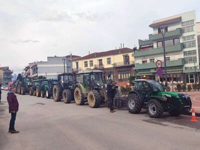 Πραγματοποιήθηκε η κινητοποίηση με τα τρακτέρ στο Αμύνταιο. Επόμενος σταθμός η Αθήνα