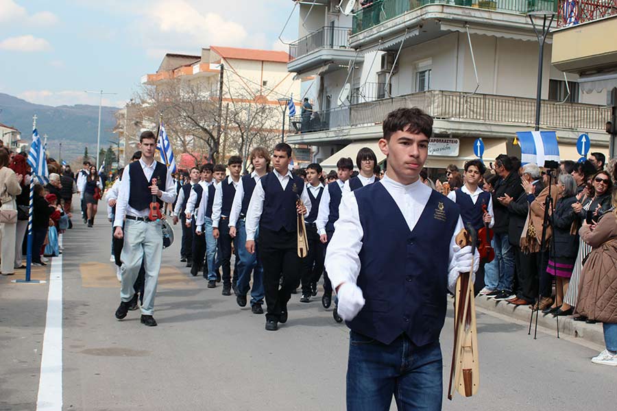 Φωτορεπόρταζ, για την σημερινή εθνική επέτειο της 25ης Μαρτίου 2025, στο Αμύνταιο