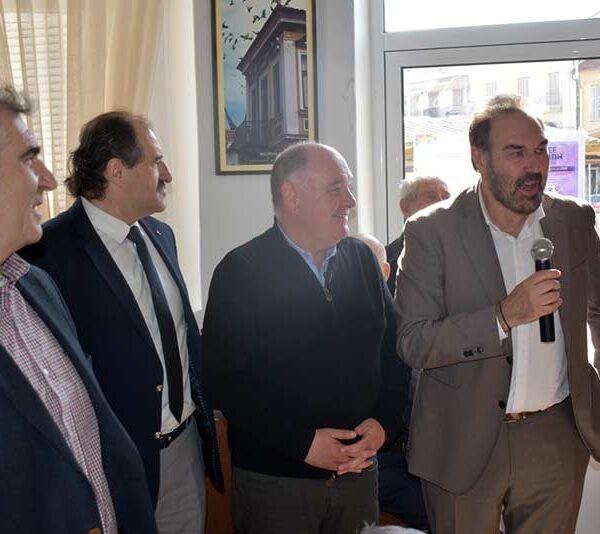 Συνεχίστηκαν οι κοινές πασχαλινές επισκέψεις του Αντιπεριφερειάρχη και του Δημάρχου Φλώρινας