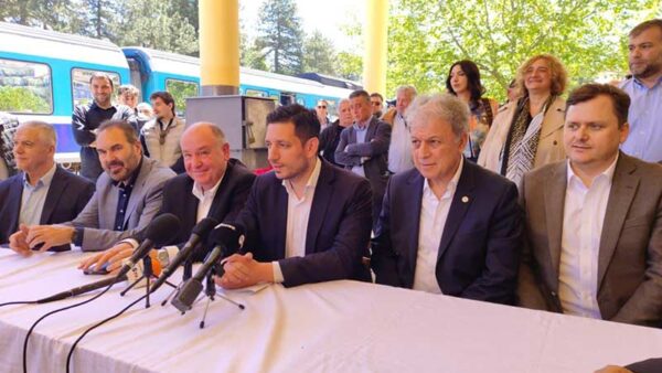 «Το τρένο στην Φλώρινα», το θεατρικό έργο σταμάτησε αλλά ο πρωταγωνιστής αναβαθμίστηκε 1 Σταύρος Παπασωτηρίου: «Η σημερινή επαναλειτουργία της σιδηροδρομικής γραμμής αποτελεί ένα σημαντικό βήμα για τη στήριξη της Π.Ε. Φλώρινας