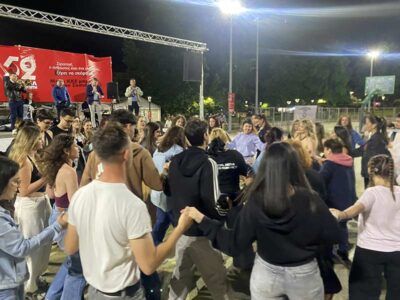 Με μεγάλη συμμετοχή νεολαίας πραγματοποιήθηκε, το Φεστιβάλ της ΚΝΕ και του Οδηγητή στην πόλη της Φλώρινας 2 Με μεγάλη συμμετοχή νεολαίας πραγματοποιήθηκε, το Φεστιβάλ της ΚΝΕ και του Οδηγητή στην πόλη της Φλώρινας