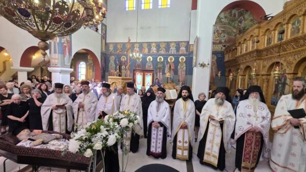 Πτολεμαΐδα - Εξόδιος Ακολουθία μακαριστού ιερέως Ελευθερίου Παλαμά 1 Πτολεμαΐδα - Εξόδιος Ακολουθία μακαριστού ιερέως Ελευθερίου Παλαμά