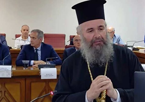 Vinteo - Σάλος με τον Μητροπολίτη κ. Ειρηναίο: Αποκάλεσε «Αγγέλους της Αναστάσεως» κυβερνητικά στελέχη σε εκδήλωση στην Πτολεμαΐδα