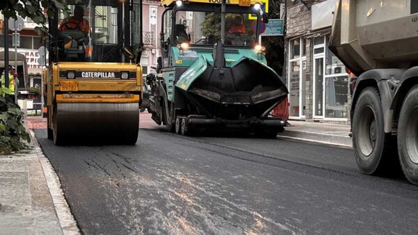 Συνεχίζονται οι ασφαλτοστρώσεις σε οδούς της πόλης της Φλώρινας