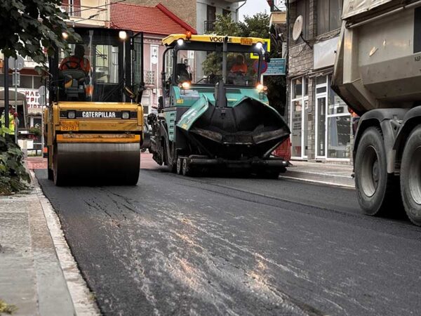 Συνεχίζονται οι ασφαλτοστρώσεις σε οδούς της πόλης της Φλώρινας