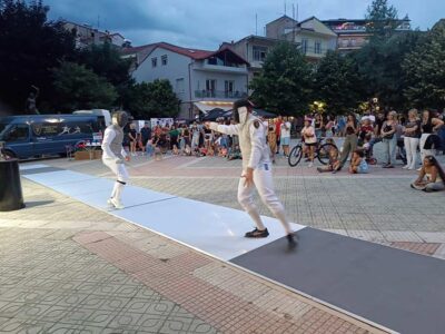 Ο Αθλητισμός ως Γέφυρα Ισότητας - Με επιτυχία πραγματοποιήθηκε η ανοιχτή προπόνηση ξιφασκίας στην πλατεία Γ. Μόδη