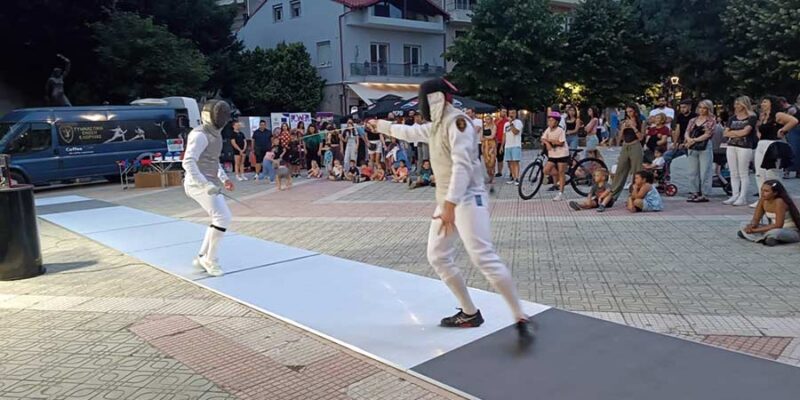 Ο Αθλητισμός ως Γέφυρα Ισότητας - Με επιτυχία πραγματοποιήθηκε η ανοιχτή προπόνηση ξιφασκίας στην πλατεία Γ. Μόδη