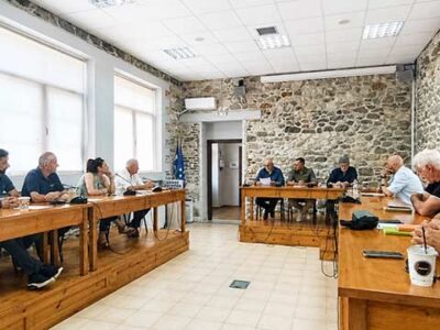 Νέο Προεδρείο στο Δημοτικό Συμβούλιο Πρεσπών και νέα σύνθεση της Δημοτικής Επιτροπής 16 Νέο Προεδρείο στο Δημοτικό Συμβούλιο Πρεσπών και νέα σύνθεση της Δημοτικής Επιτροπής