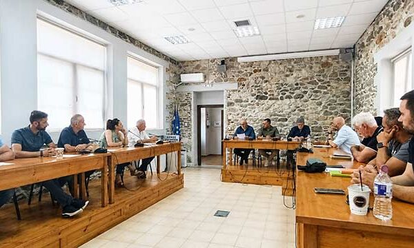 Νέο Προεδρείο στο Δημοτικό Συμβούλιο Πρεσπών και νέα σύνθεση της Δημοτικής Επιτροπής 9 Νέο Προεδρείο στο Δημοτικό Συμβούλιο Πρεσπών και νέα σύνθεση της Δημοτικής Επιτροπής