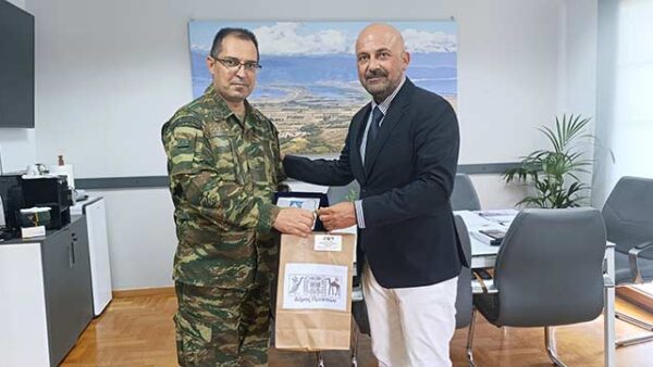 Εθιμοτυπική επίσκεψη του Διοικητή του 504 ΜΠΤΠ στον Δήμο Πρεσπών