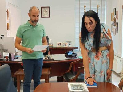 Ορκωμοσία νέας υπαλλήλου στον Δήμο Φλώρινας 14 Ορκωμοσία νέας υπαλλήλου στον Δήμο Φλώρινας