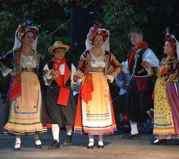 Η επετειακή εκδήλωση για τα 20 χρόνια του Συλλόγου Θεσσαλών και φίλων Ν. Φλώρινας στο "Πολιτιστικό Καλοκαίρι"