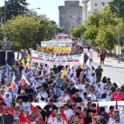 Δεκάδες χιλιάδες, πλημμύρισαν τους δρόμους της Θεσσαλονίκης, στέλνοντας μήνυμα αγώνα