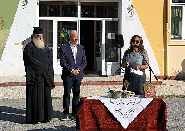 Στους αγιασμούς σχολικών μονάδων του Αμυνταίου ο Δήμαρχος Ιωάννης Λιάσης