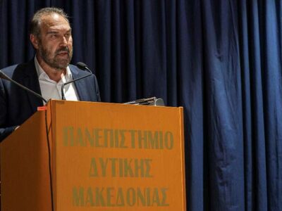 Ο Δήμαρχος Φλώρινας, Βασίλης Γιαννάκης, στην τελετή υποδοχής των πρωτοετών φοιτητών