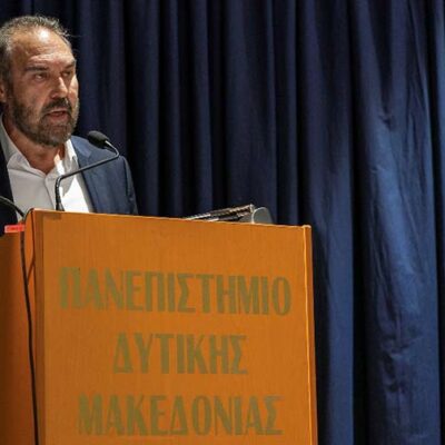 Ο Δήμαρχος Φλώρινας, Βασίλης Γιαννάκης, στην τελετή υποδοχής των πρωτοετών φοιτητών