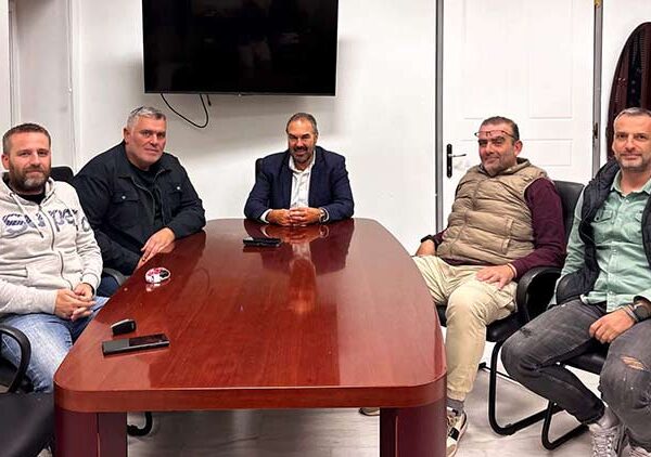 Συνάντηση με τους υπεύθυνους της ομάδας μπάσκετ του Αριστοτέλη με τον Δήμαρχο Φλώρινας